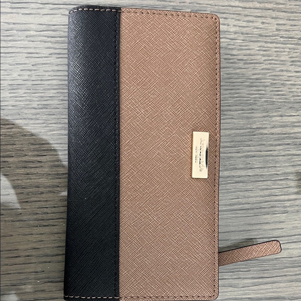 Kate Spade Black and Tan Wallet